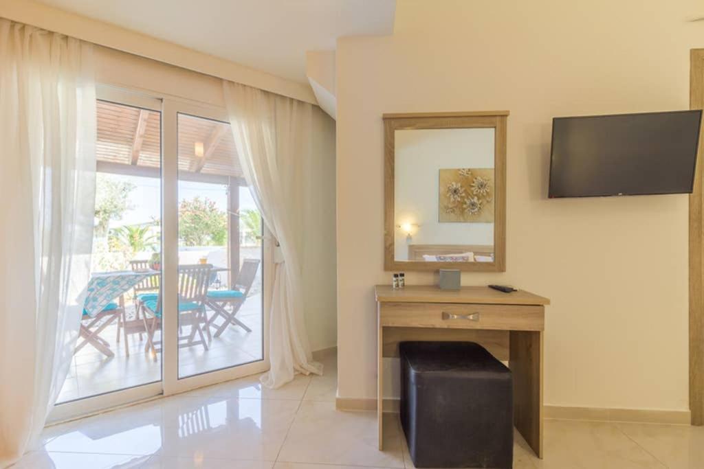Renes Paradise Seahome - Afandou Beach, Rhodes 科林比亚 外观 照片