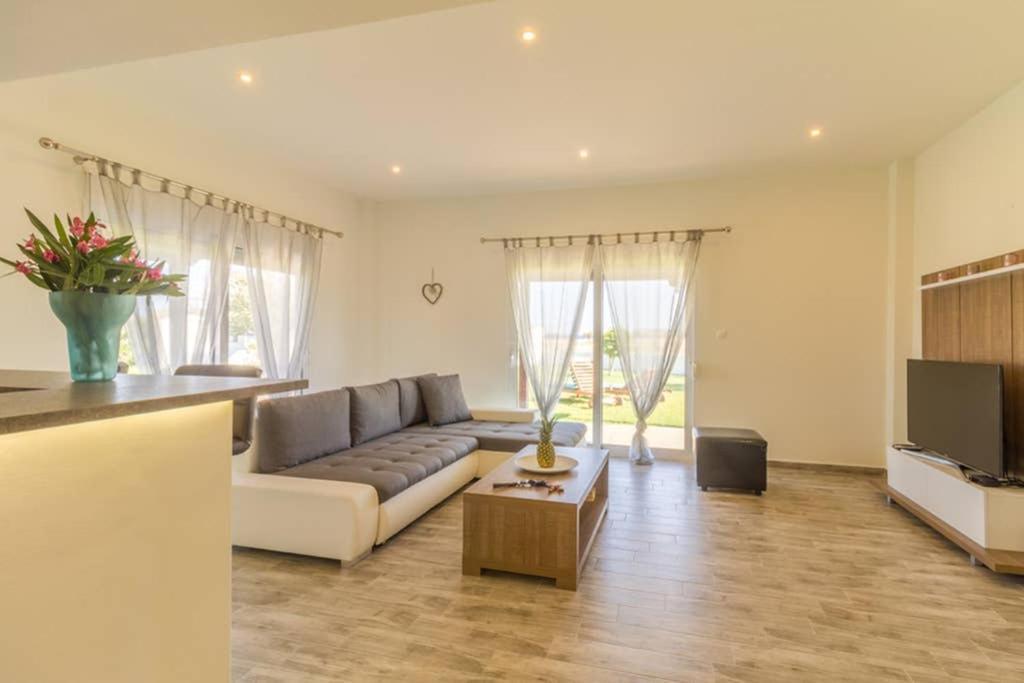 Renes Paradise Seahome - Afandou Beach, Rhodes 科林比亚 外观 照片